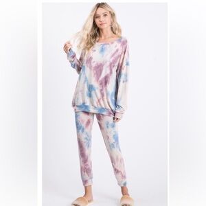 New trendy comfy tie dye sweatsuit